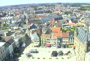 Главная площадь Дендерлеу в Бельгии