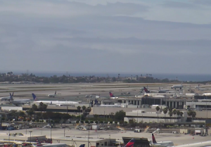 Панорама международного аэропорта Лос-Анджелеса в штате Калифорния