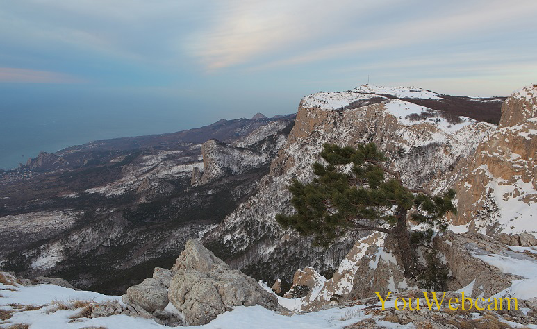 Крымские горы зимним вечером 