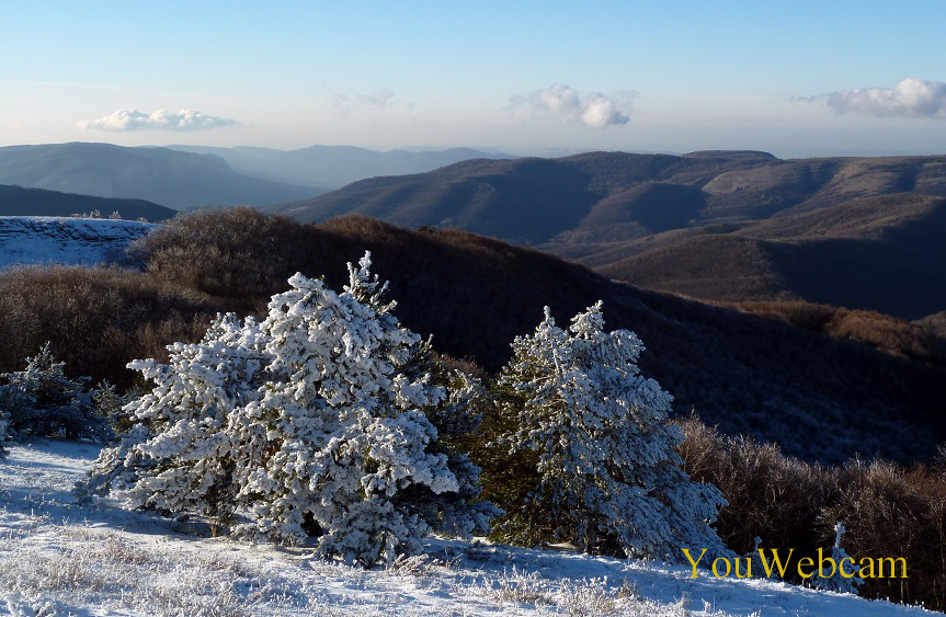 Зимний пейзаж гор в Крыму