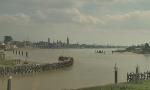Река Шельда в городе Антверпен в Бельгии
