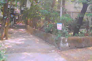 Улица в пригороде Чембур в Мумбаи в Индии