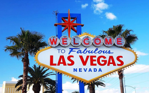 Знак "Добро пожаловать в сказочный Лас-Вегас" в штате Невада