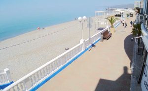 Веб камера Сочи, Лазаревское, пляж «Лазурный» из отеля Laza Hall