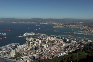 Обзорная веб камера показывает панораму Гибралтара
