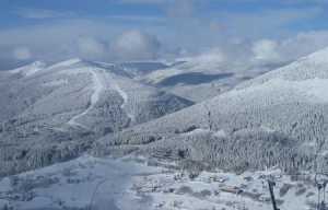 Веб камера горнолыжный курорт Шпиндлерув-Млин, вид с горы Стох