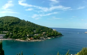 Бухта Увала-Лапад с полуострова Лапад в Дубровнике в Хорватии