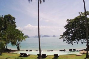 Пляж отеля Koyao Island Resort на острове Ко-Йао-Ной в Таиланде