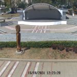 Сцена на главной площади Приморско в Болгарии
