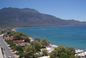Залив Месиниакос в Каламата на Пелопоннесе в Греции