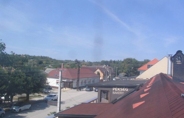 Веб камера показывает панораму города Балатонкенес в Венгрии Панорама города Балатонкенес