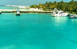 Порт на острове Амила на Мальдивах