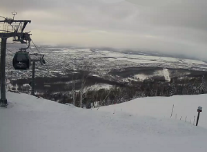 Вид с горы Большевик на горнолыжном комплексе Горный воздух в Южно-Сахалинске