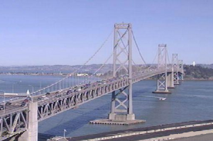 Мост между Сан-Франциско и Оклендом в Калифорнии