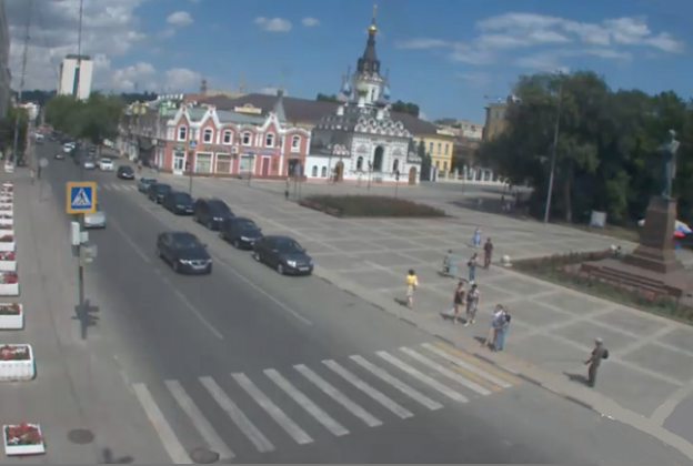 Веб камера показывает Площадь Чернышевского в Саратове Площадь Чернышевского в Саратове