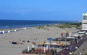 Пляж курортного города Oostduinkerke-Bad