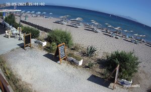 Пляж города Кефалос из ресторана Syrtaki