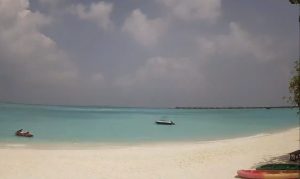 Веб-камера Мальдивы, курортный спа-отель Hideaway Beach