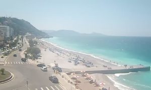 Пляж Канари в городе Родос в Греции