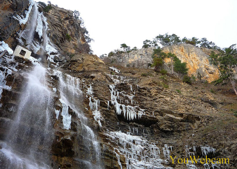 Водопад Учан-Су зимой