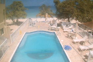 Веб камера Ямайки. Негрил отель CocoLaPalm, большой бассейн