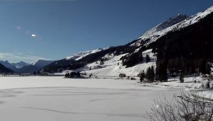 Давосское озеро в Давосе в Швейцарии