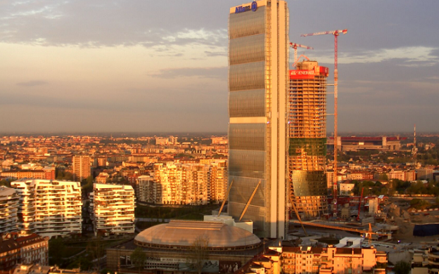 Небоскреб Allianz в Милане в Италии