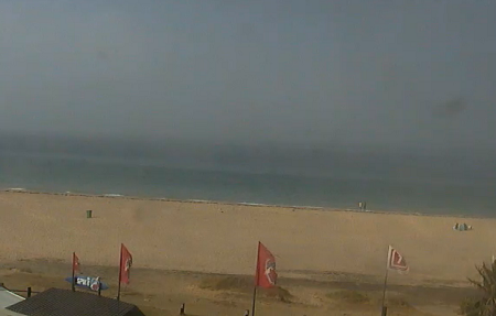 Веб камера показывает пляж Лос-Лансес около города Тарифа в Андалусии