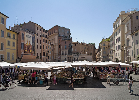 Площадь Кампо деи Фиори в Риме