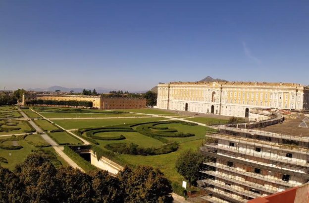 Королевский дворец Казерта в Италии в прямом эфире