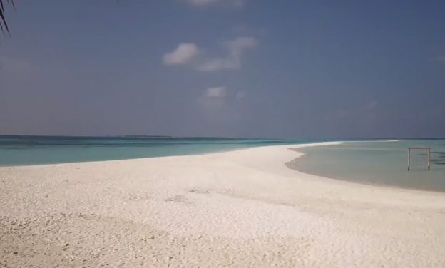 Пляж на острове Куреду на Мальдивах