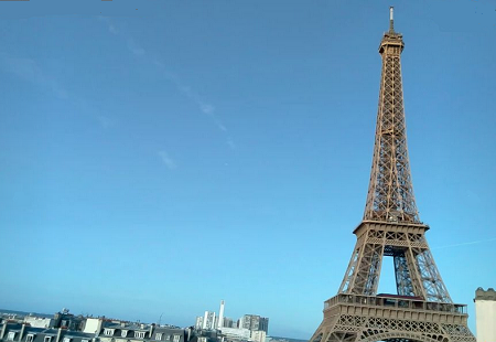Эйфелева башня в Париже во Франции