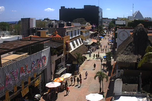 Веб камера Мексики, Плая-дель-Кармен, Пятая Авеню (La Quinta Avenida)