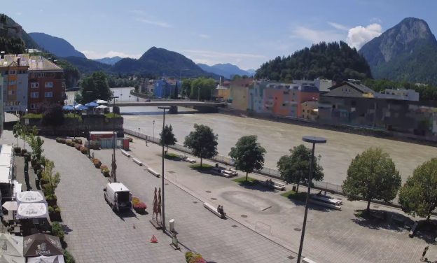 Река Инн в городе Куфштайн в Австрии
