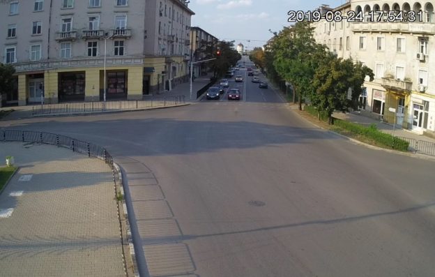 Перекресток бульваров Христо Ботев и Трети Март в Димитровграде в Болгарии