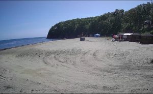 Веб камера Владивостока, пляж Три поросенка