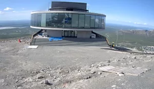 Веб-камера горнолыжный курорт Большой Вудъявр, ресторанный комплекс «Плато»
