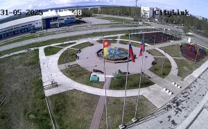 Веб-камера Апатиты, Спорткомплекс «Атлет», Фонтан
