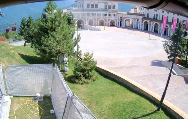 Главная Площадь в Верхнем городе на горном курорте Красная Поляна в Сочи