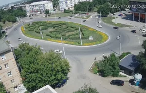 Веб-камера Оренбурга, кольцо проспекта Дзержинского и улицы Конституции СССР