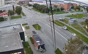 Веб-камера Екатеринбурга, перекрёсток улиц Таганская и Фрезеровщиков