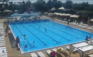 Веб-камера горнолыжный комплекс HillPark, Бассейн