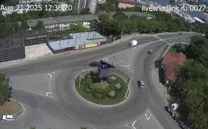 Веб-камера Владивостока, кольцевой перекресток улиц Терешковой и Запорожская