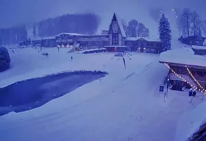 Веб-камера горнолыжный курорт Бойн Маунтин, Часовая башня