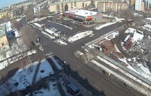 Веб-камера Копейска, Перекресток улиц Карла Маркса и Жданова