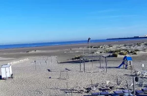 Веб-камера Бланкенберге, Пляж Зебрюгге — сёрф-клуб «Икар»